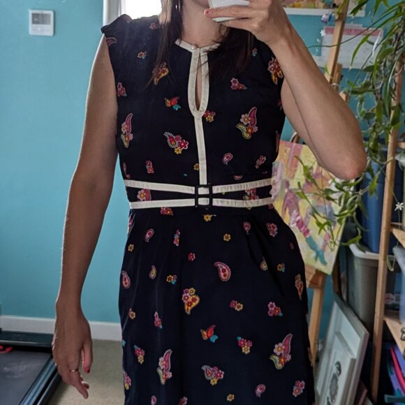 Cute Black Pin-up Wiggle Floral Dress Keyhole, Trollied Dolly, Size M - Picture 14 of 15